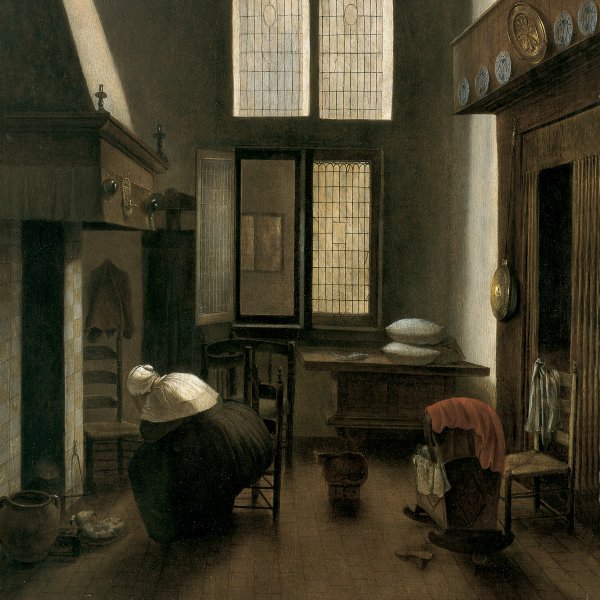 Interior con una mujer sentada junto al hogar