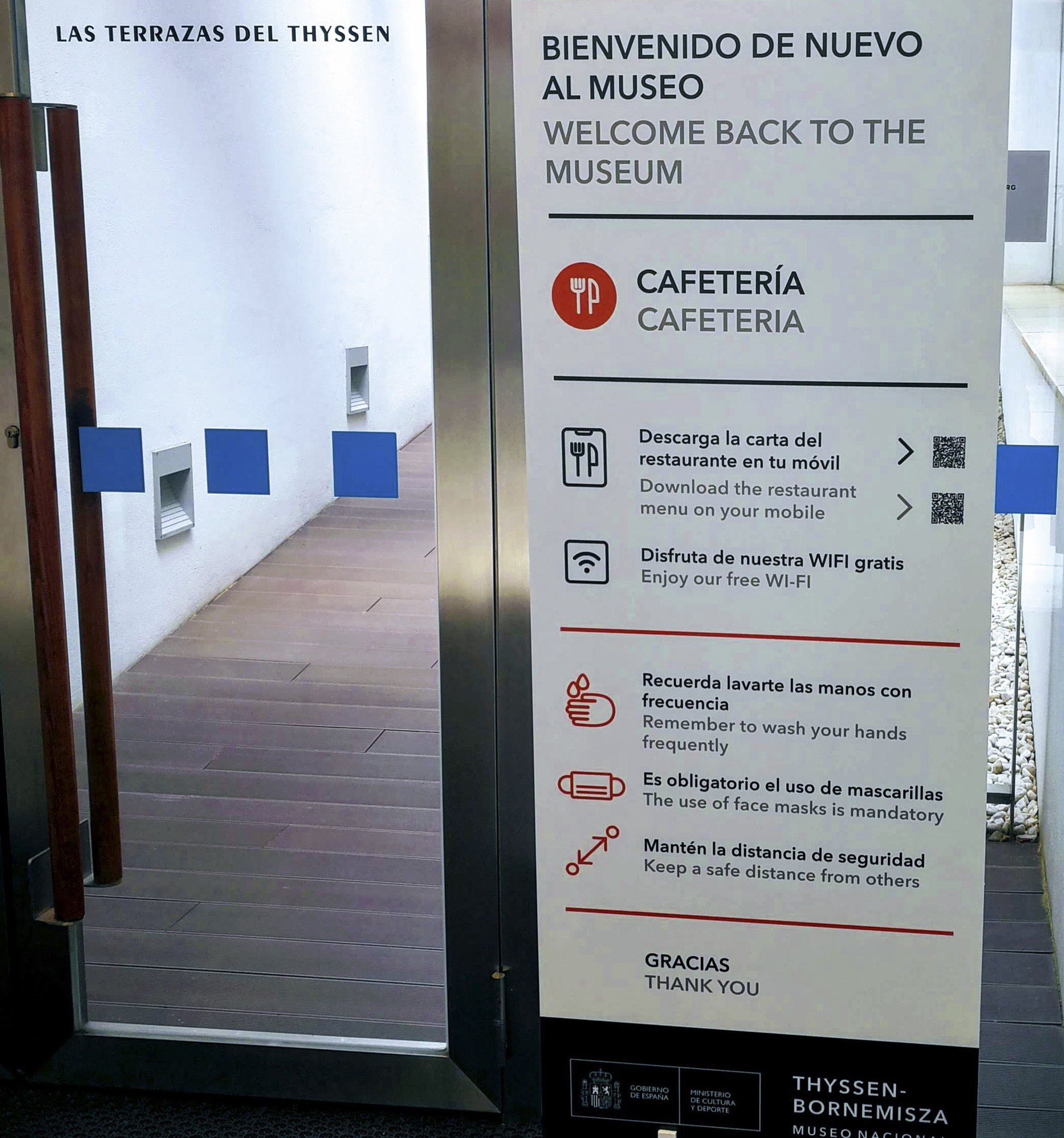 Cartel de las medidas de seguridad adoptadas en la cafetería del museo