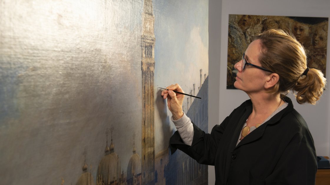 Proceso de reintegración de la obra “La plaza de San Marco en Venecia” de Canaletto
