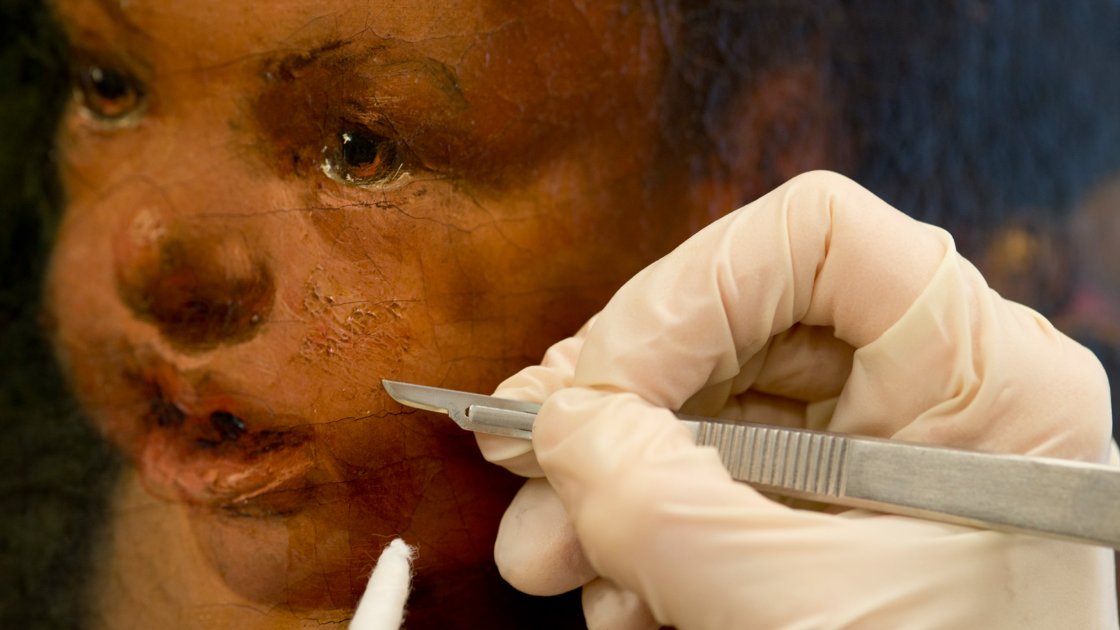 Detalle del proceso de restauración "La muerte de Jacinto" de Giambattista Tiepolo