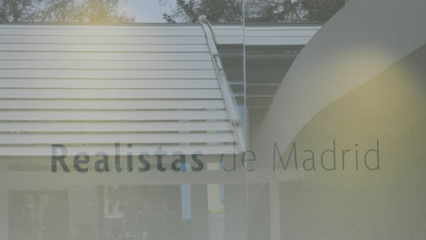 Rótulo de la exposición Realistas de Madrid Miniatura