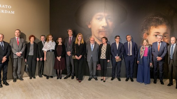 Inauguración. Baronesa Carmen Thyssen-Bornemisza, Francesca Thyssen-Bornemisza, Marta Rivera de la Cruz, consejera de Cultura y Turismo (CAM), Jan Versteeg, Embajador de los Países Bajos y Ana Isabel Montero, directora departamento legal de JTI