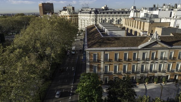 Fachada del Palacio de Villahermosa (2)