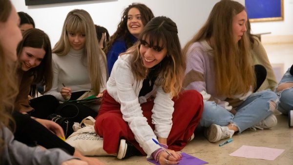 Using art as a learning resource for school curriculum 