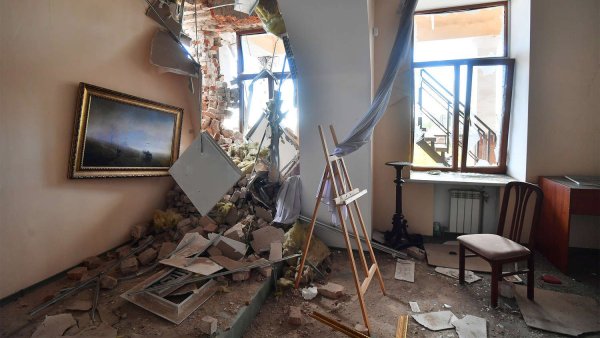 Guerra contra la cultura – Cultura en guerra
