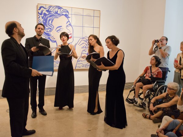 Choral music in the galleries
