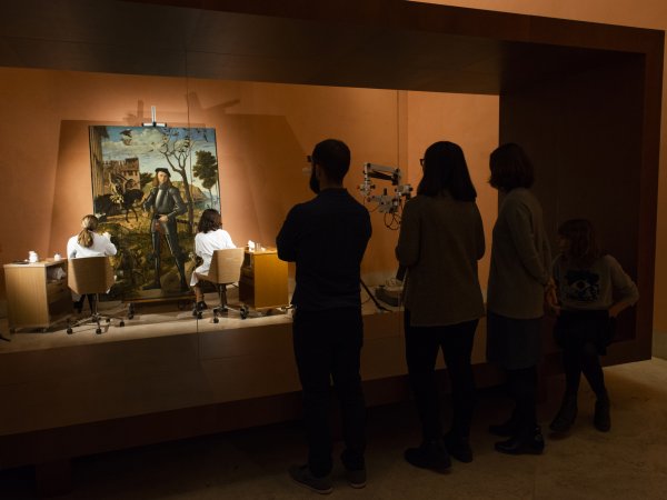 Restaurar una obra maestra, a la vista de todos