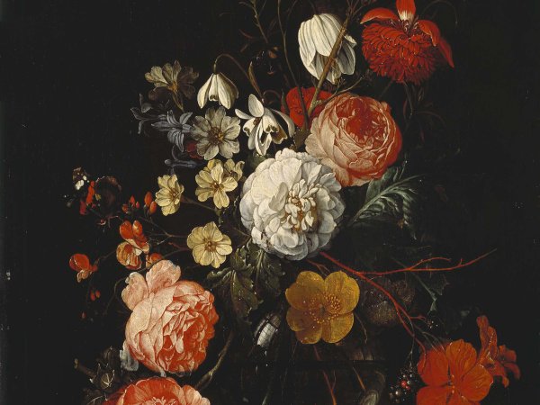 Flores en un jarrón de cristal