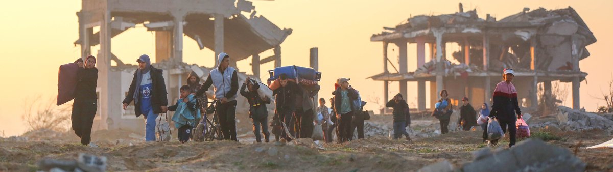 Enero 2025. Gaza. Decenas de Palestinos regresan a sus hogares