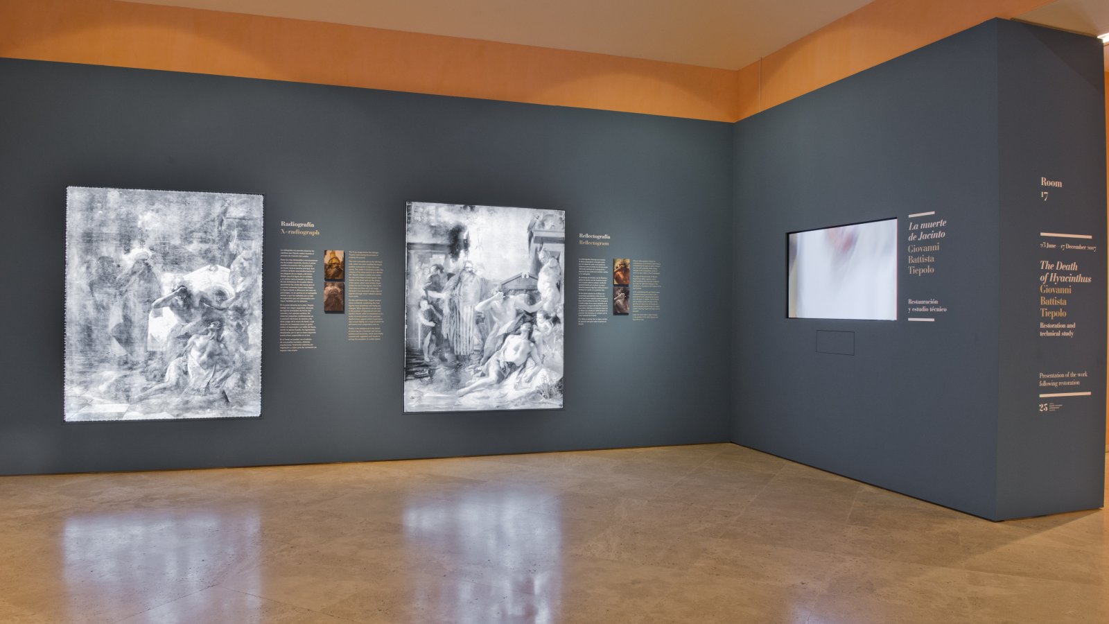Detalle de la sala técnica con motivo del montaje especial de "La muerte de Jacinto" de Giambattista Tiepolo Detalle de la sala técnica con motivo del montaje especial de "La muerte de Jacinto" de Giambattista Tiepolo