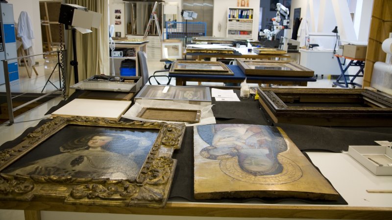 Detail of the restoration workshop of the Museo Nacional Thyssen-Bornemisza. Detail of the restoration workshop of the Museo Nacional Thyssen-Bornemisza.
