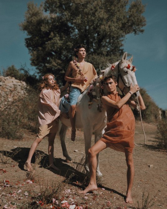 @collective.sisters (Primer premio #VersionaThyssen III) @collective.sisters (Primer premio #VersionaThyssen III)