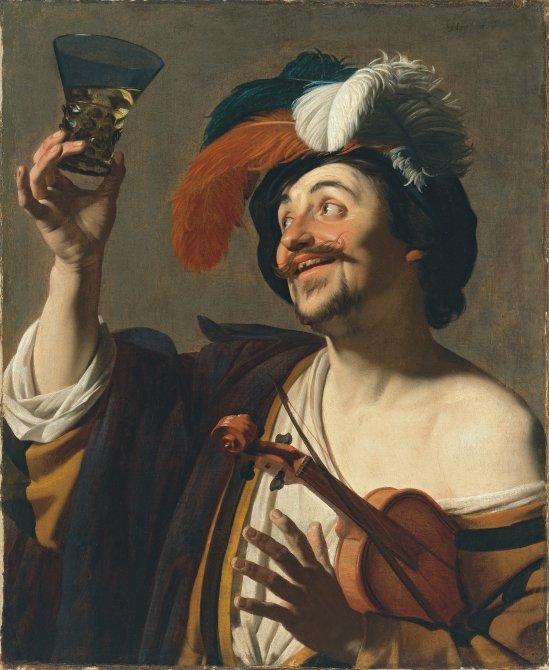 El violinista alegre con un vaso de vino