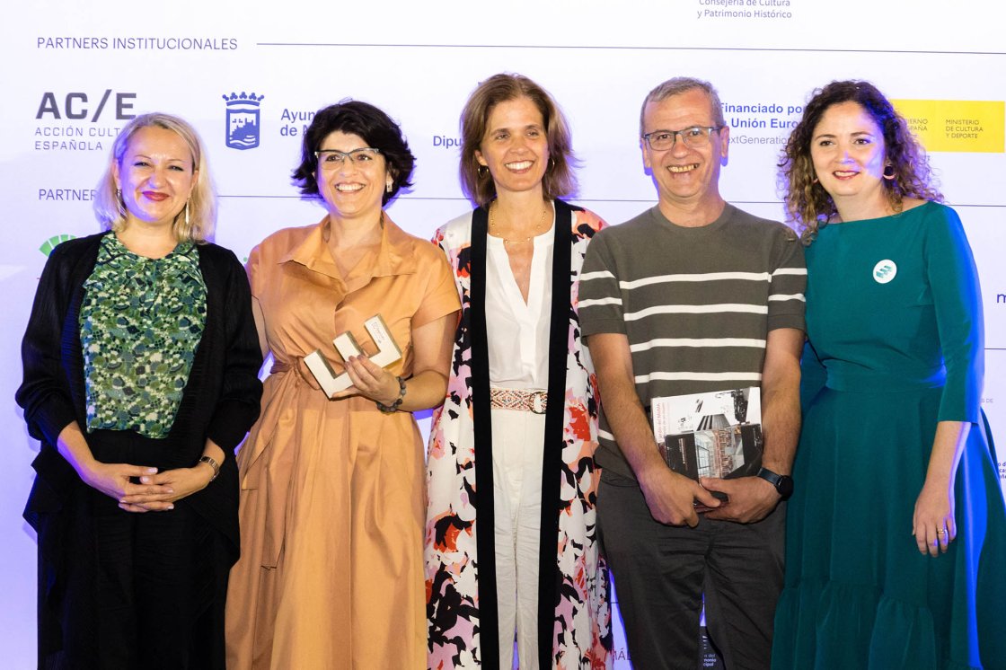 Proyecto Narraciones gráficas, mejor proyecto de museos a nivel nacional. Premio Expone - Asociación de Museólogos y Museógrafos de Andalucía (AMMA) Proyecto Narraciones gráficas, mejor proyecto de museos a nivel nacional. Premio Expone - Asociación de Museólogos y Museógrafos de Andalucía (AMMA)