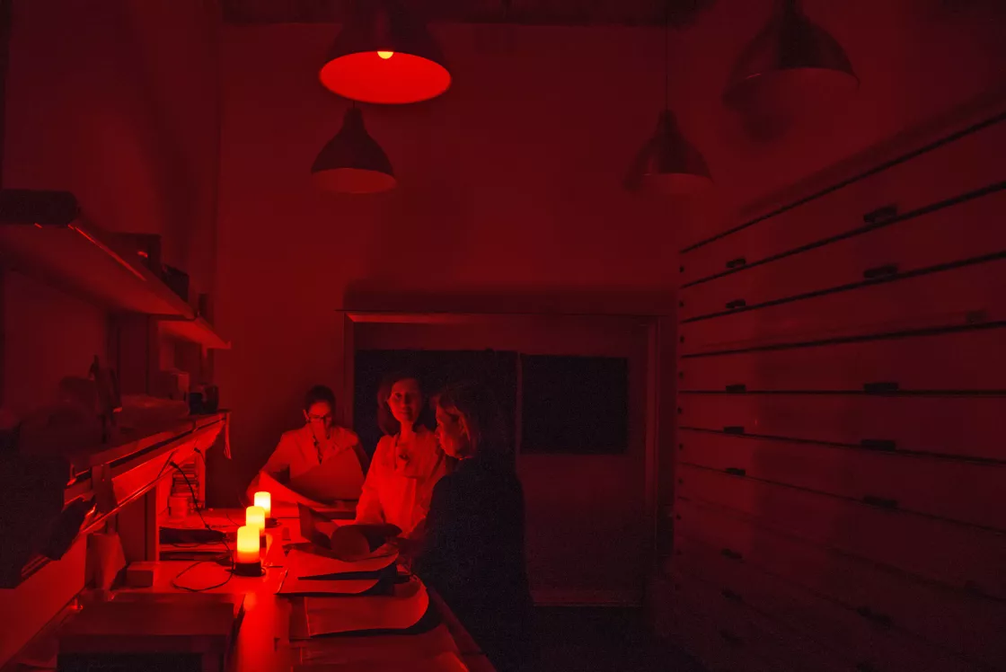 Radiographic study process in the darkroom