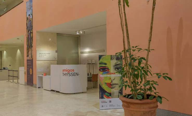Friends Zone Hall in Museo Thyssen-Bornemisza Friends Zone Hall in Museo Thyssen-Bornemisza