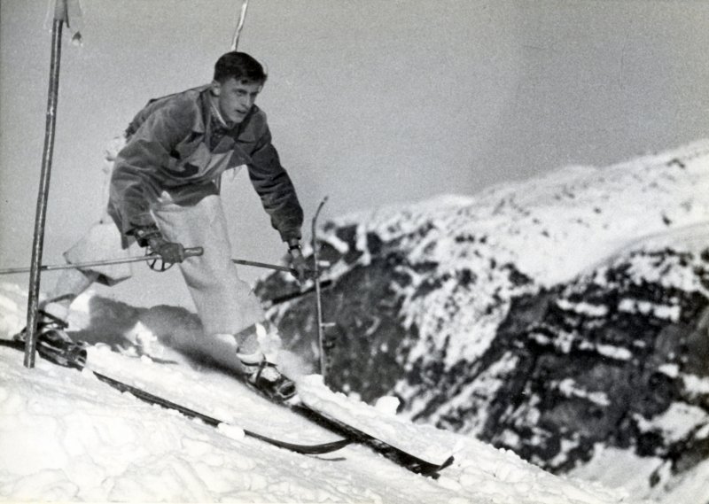Hans Heinrich esquiando, hacia 1945