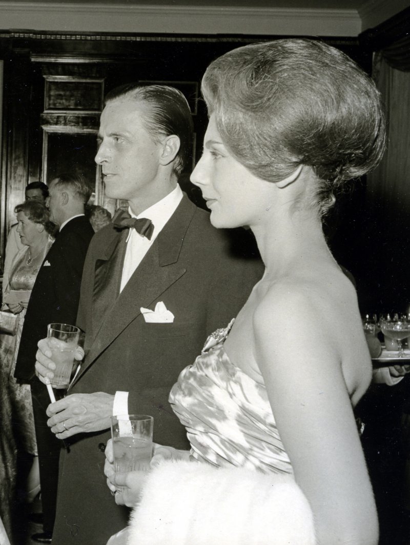 Baron Thyssen-Bornemisza with Fiona Campbell-Walter, his third wife, ca. 1963