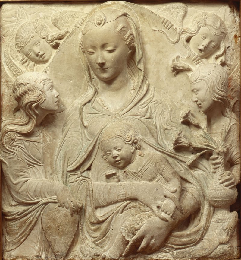 Agostino di Duccio, La Virgen con el Niño y cuatro ángeles