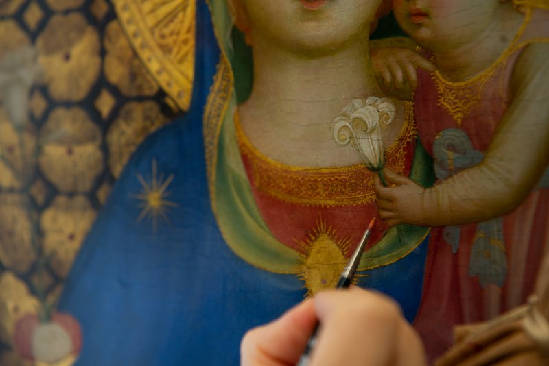 Detail of the painting restoration process 