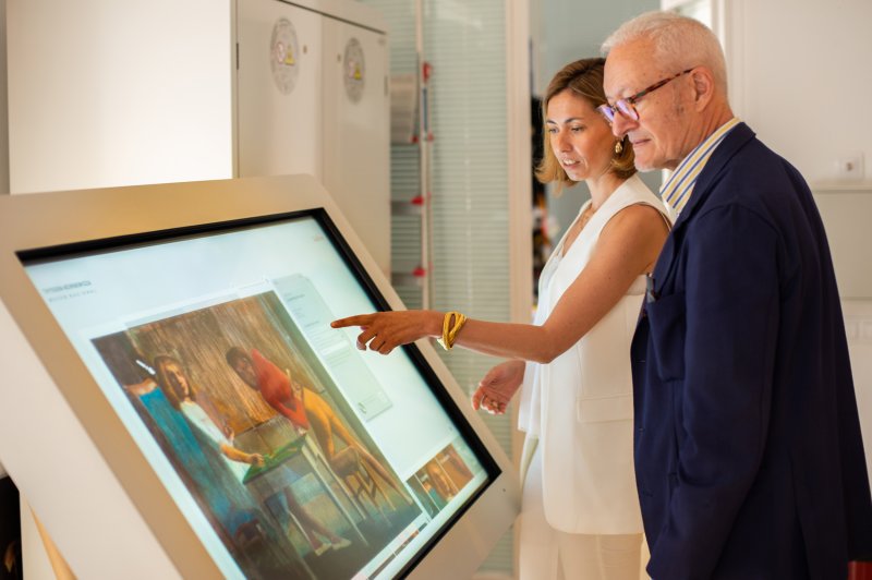 Equipo de restauración elaborando proyectos interactivos