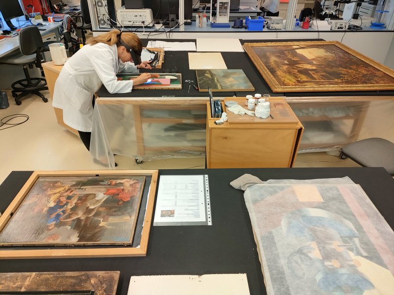 Detail of the restoration workshop of the Museo Nacional Thyssen-Bornemisza