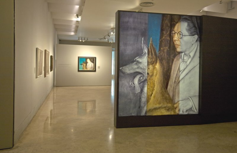 Detalle del montaje expositivo del estudio técnico de la obra de Dix "Hugo Erfurth con perro"