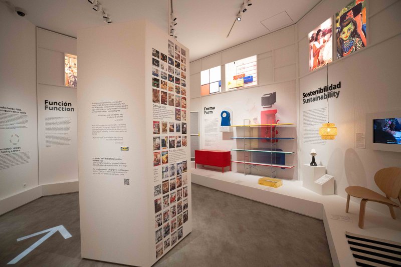 Sala de la exhibición IKEA y el arte del hogar. Diseño para un mejor día a día