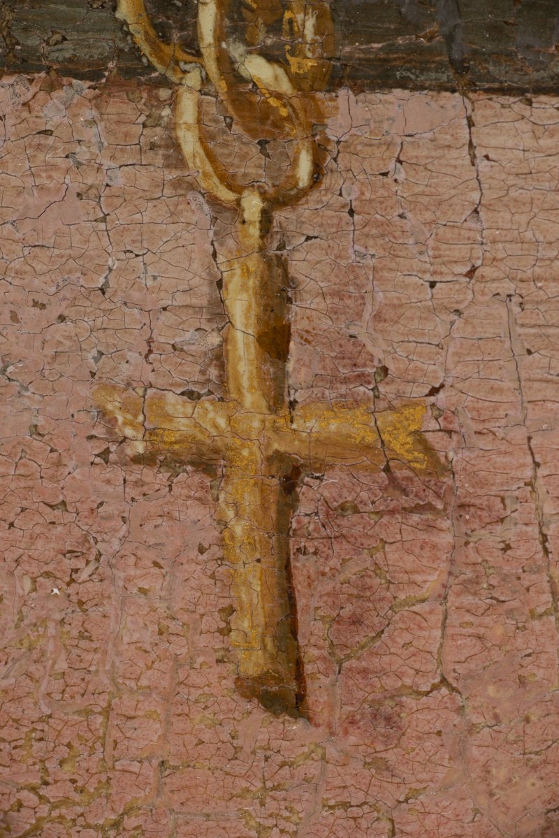 Detalle de las aplicaciones en oro en la obra “Retrato de una dama” de Foschi