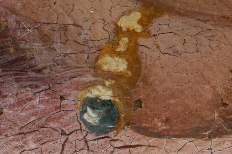 Detalle de las aplicaciones en oro en la obra “Retrato de una dama” de Foschi