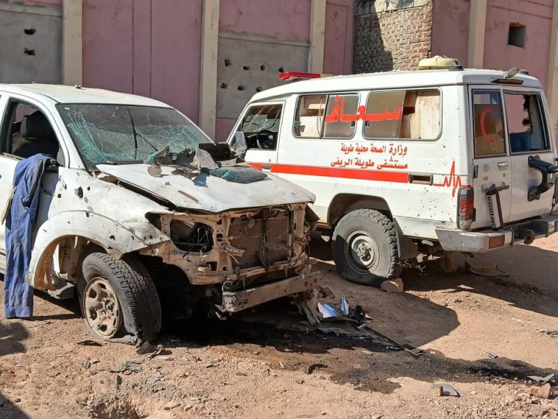 En el estado de Darfur Norte, los hospitales fueron cerrando uno tras otro a medida que se intensificaban los combates y los centros sanitarios eran objeto de ataques en la capital, El Fasher. En el estado de Darfur Norte, los hospitales fueron cerrando uno tras otro a medida que se intensificaban los combates y los centros sanitarios eran objeto de ataques en la capital, El Fasher.