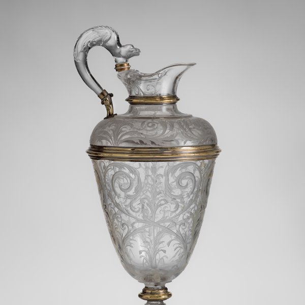 Copa con tapa en forma de aguamanil
