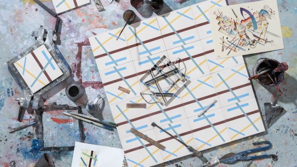 Conjunto de bandejas hidráulicas inspirado en Sin Título (1922), de Wassily Kandinsky