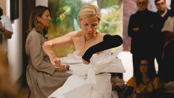 Herida de espejo con tijera, 22 de octubre de 2025