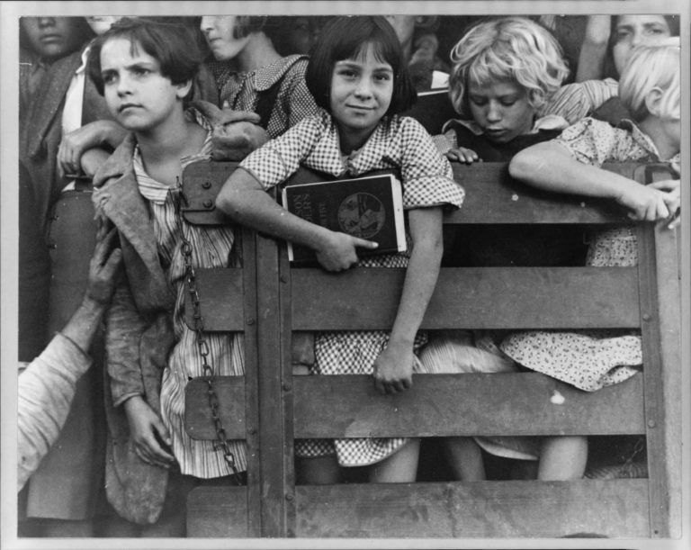 Ben Shahn
Escolares, 1935
Library of Congress, Prints & Photographs Division, Farm Security Administration / Office of War Information. Washington, D. C.